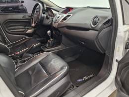 FORD - FOCUS - 2012/2013 - Branca - R$ 39.900,00