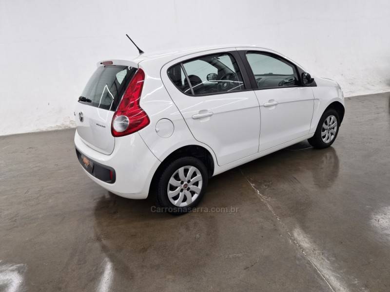 FIAT - PALIO - 2017/2017 - Branca - R$ 39.900,00