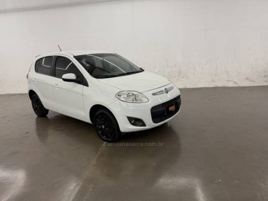 FIAT - PALIO - 2012/2013 - Branca - R$ 33.900,00