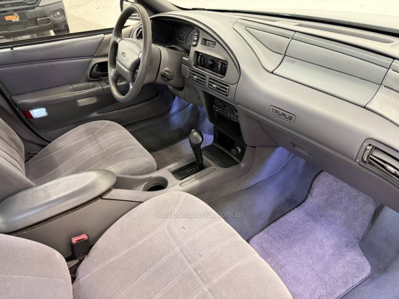 FORD - TAURUS - 1995/1995 - Verde - R$ 45.900,00