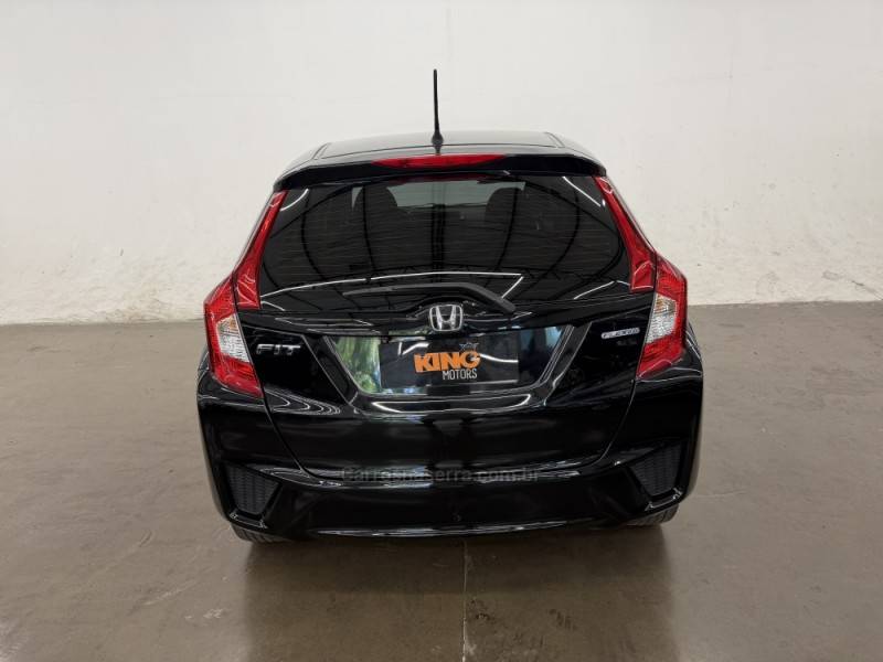 HONDA - FIT - 2015/2016 - Preta - R$ 65.900,00