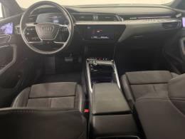 AUDI - E-TRON - 2021/2021 - Branca - R$ 375.900,00