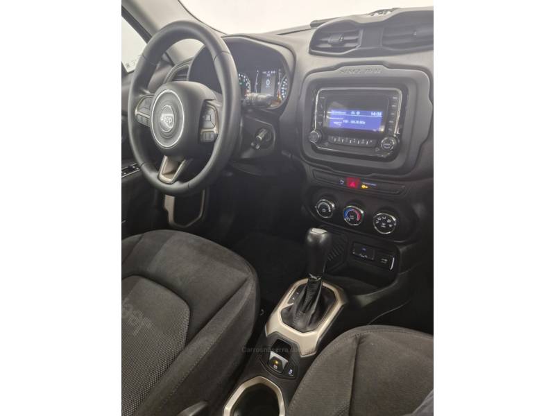 JEEP - RENEGADE - 2015/2016 - Branca - R$ 67.900,00