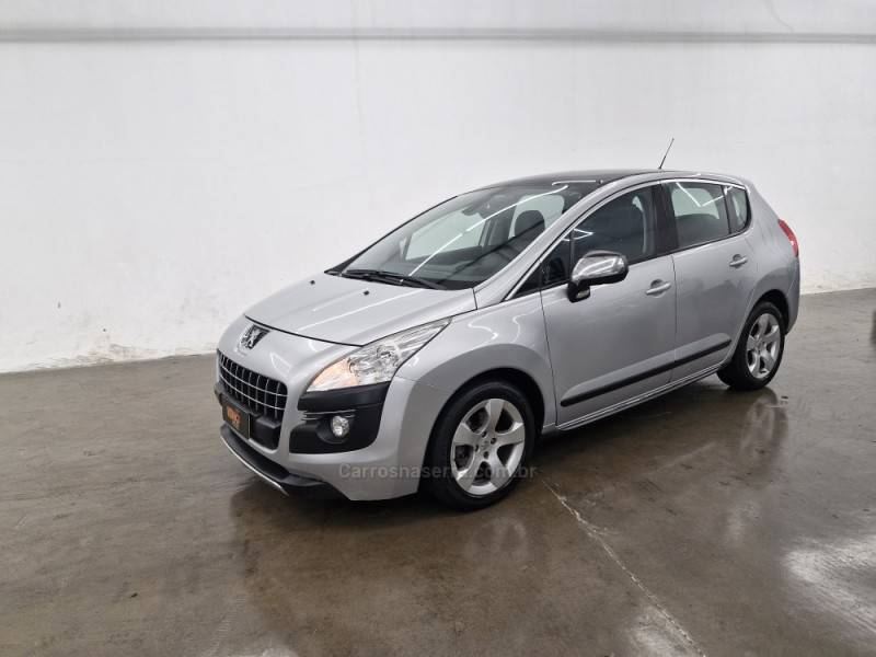 PEUGEOT - 3008 - 2011/2012 - Prata - R$ 43.900,00