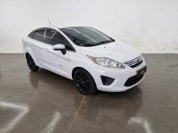 FORD - FOCUS - 2012/2013 - Branca - R$ 39.900,00