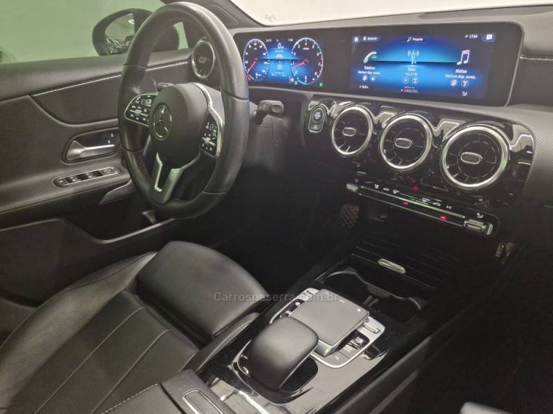 MERCEDES-BENZ - A 250 - 2019/2020 - Prata - R$ 195.900,00
