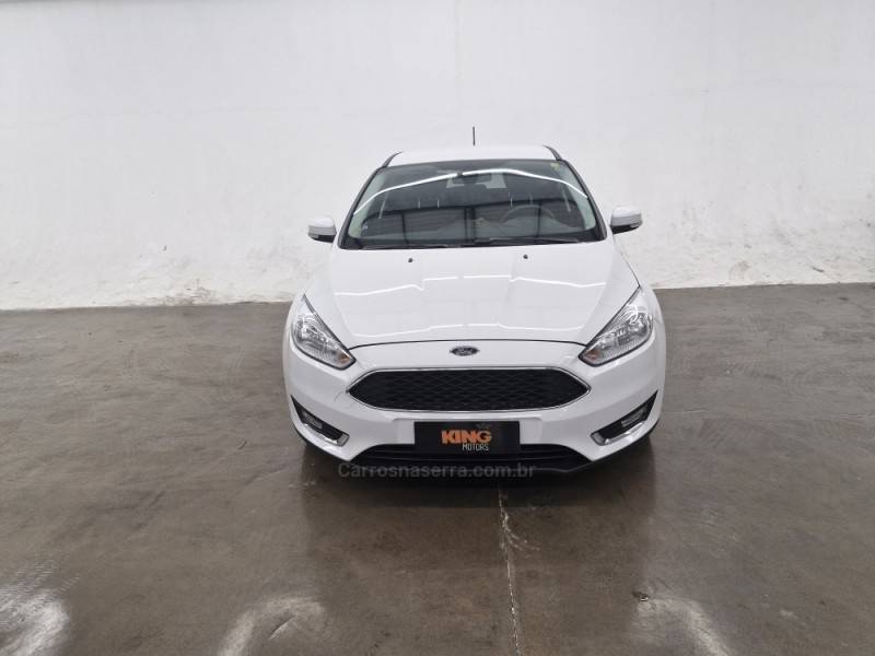 FORD - FOCUS - 2018/2018 - Branca - R$ 66.900,00