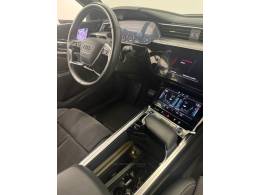 AUDI - E-TRON - 2021/2021 - Branca - R$ 375.900,00