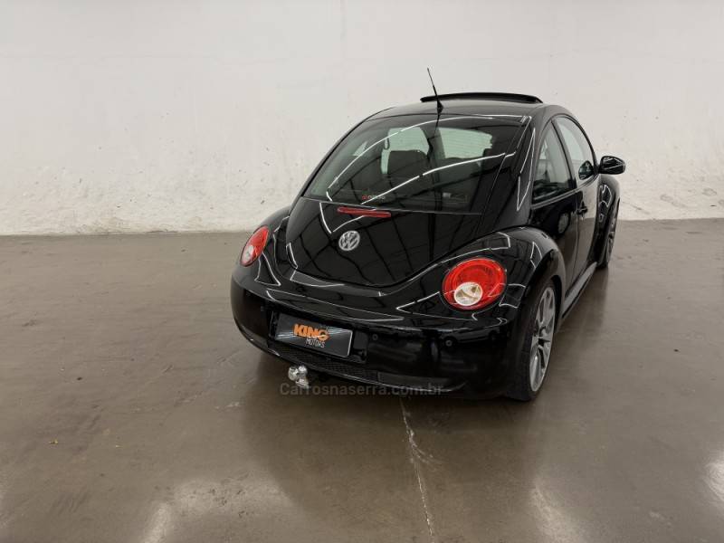 VOLKSWAGEN - NEW BEETLE - 2009/2010 - Preta - R$ 59.900,00
