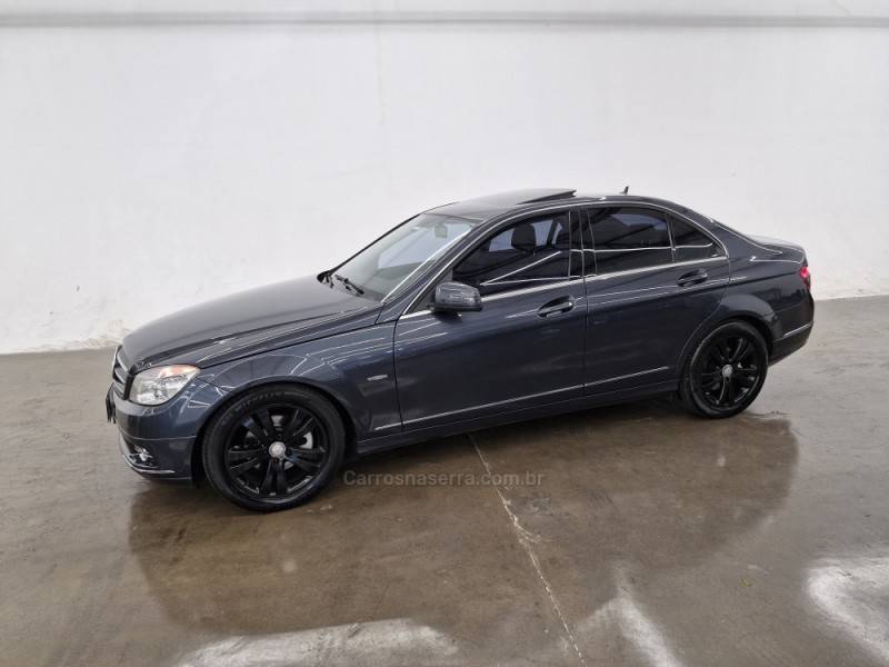 MERCEDES-BENZ - C 200 - 2011/2011 - Cinza - R$ 69.900,00