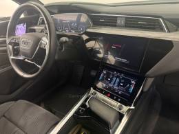 AUDI - E-TRON - 2021/2021 - Branca - R$ 375.900,00