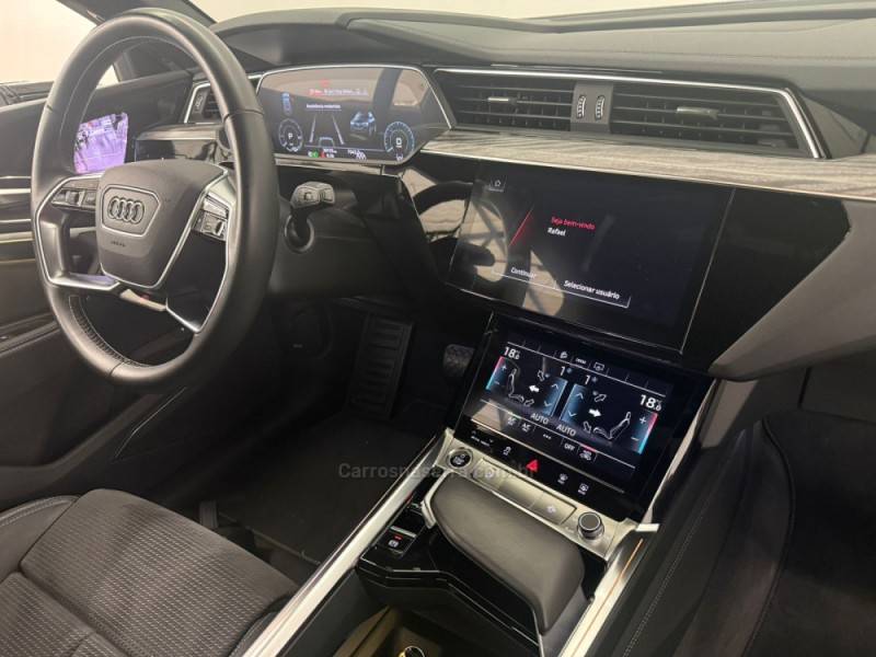 AUDI - E-TRON - 2021/2021 - Branca - R$ 375.900,00