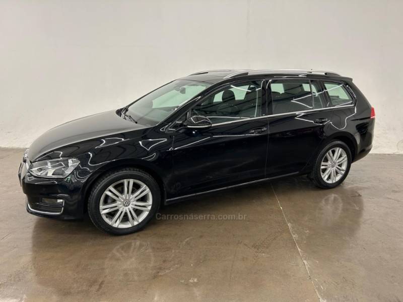 VOLKSWAGEN - GOLF - 2015/2016 - Preta - R$ 91.900,00