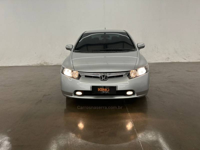 HONDA - CIVIC - 2008/2008 - Prata - R$ 49.900,00