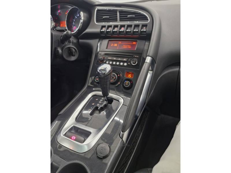 PEUGEOT - 3008 - 2011/2012 - Prata - R$ 43.900,00