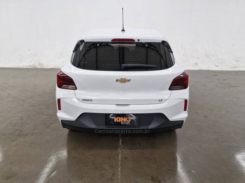 CHEVROLET - ONIX - 2020/2020 - Branca - R$ 64.900,00