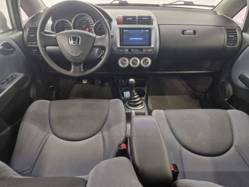 HONDA - FIT - 2007/2008 - Dourada - R$ 32.900,00