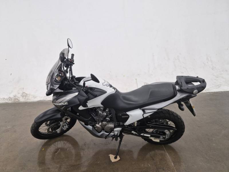 HONDA - XL 700V - 2014/2014 - Branca - R$ 33.900,00