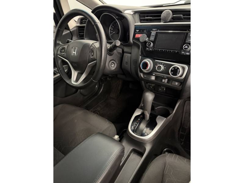 HONDA - FIT - 2015/2016 - Preta - R$ 65.900,00
