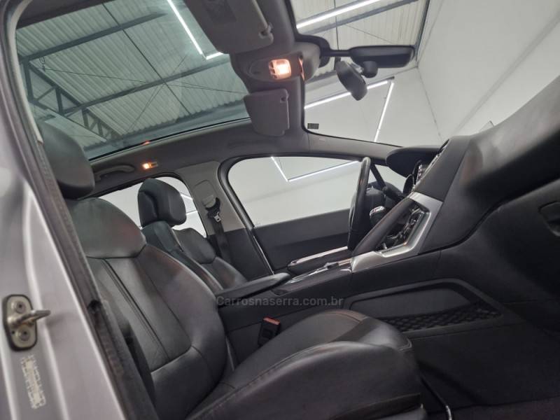 PEUGEOT - 3008 - 2011/2012 - Prata - R$ 43.900,00