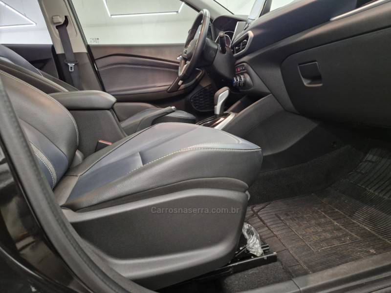 CHEVROLET - TRACKER - 2022/2023 - Preta - R$ 119.900,00