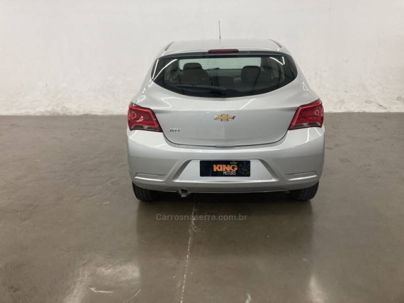 CHEVROLET - ONIX - 2020/2020 - Prata - R$ 53.900,00