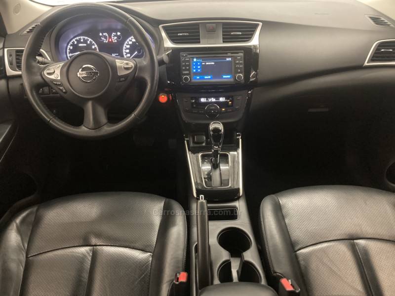 NISSAN - SENTRA - 2016/2017 - Prata - R$ 67.900,00