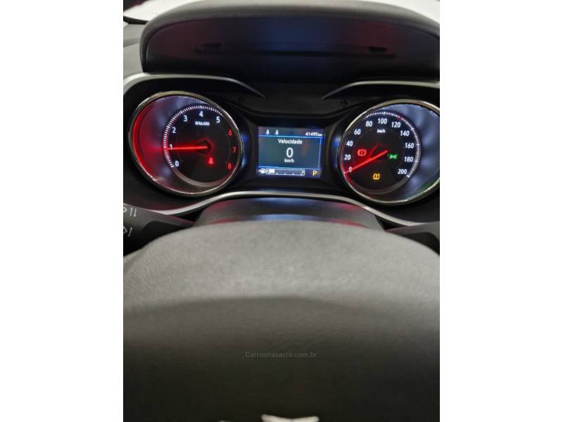 CHEVROLET - TRACKER - 2022/2023 - Preta - R$ 119.900,00