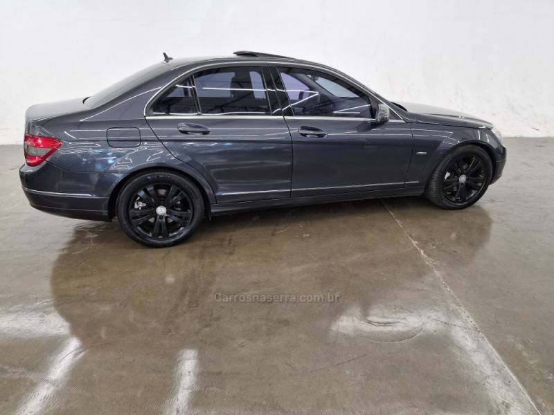 MERCEDES-BENZ - C 200 - 2011/2011 - Cinza - R$ 69.900,00