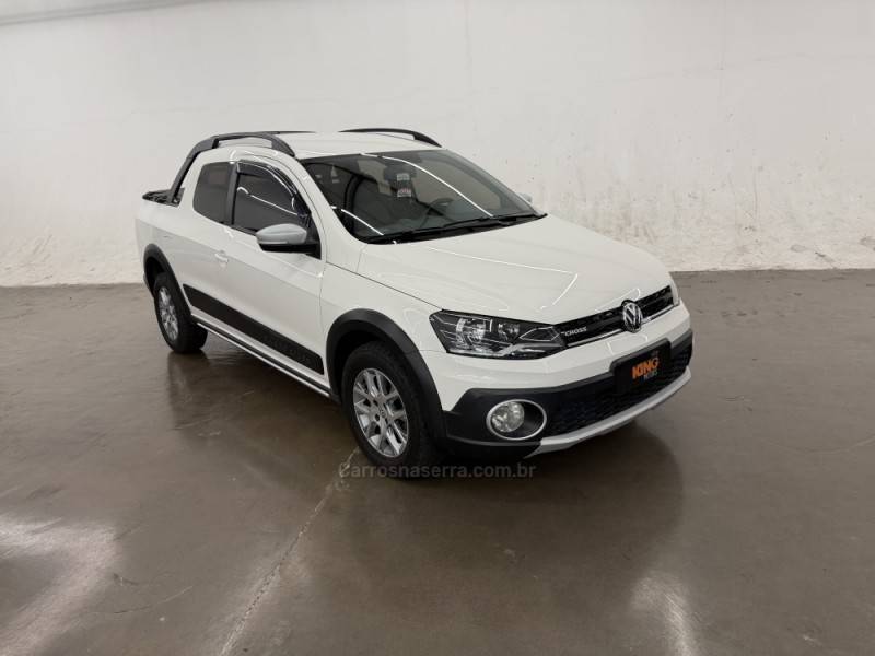 VOLKSWAGEN - SAVEIRO - 2015/2016 - Branca - R$ 72.900,00