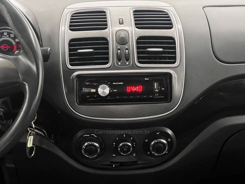 FIAT - PALIO - 2017/2017 - Branca - R$ 42.900,00