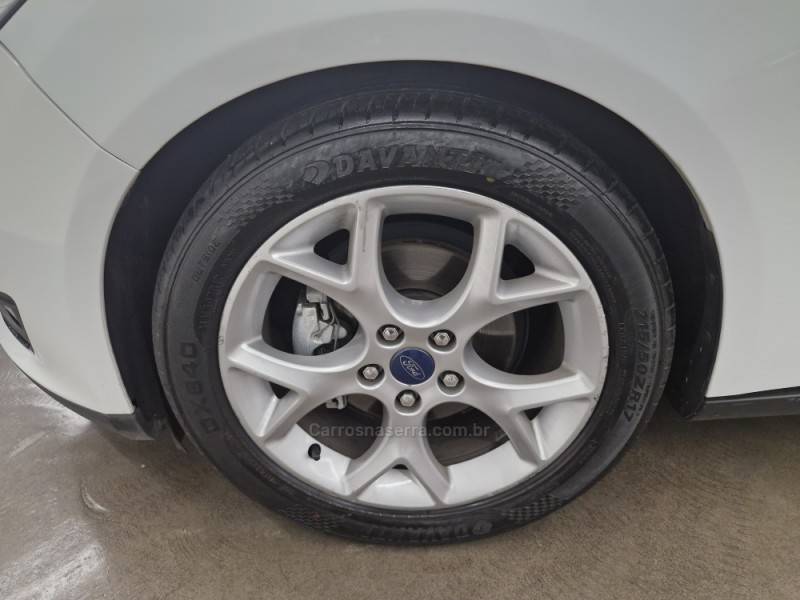 FORD - FOCUS - 2018/2018 - Branca - R$ 66.900,00