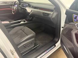 AUDI - E-TRON - 2021/2021 - Branca - R$ 375.900,00