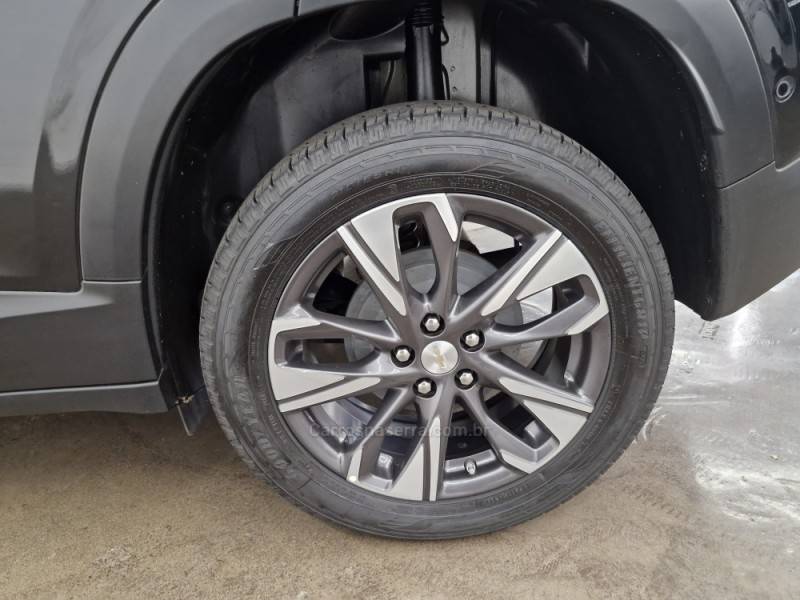 CHEVROLET - TRACKER - 2022/2023 - Preta - R$ 119.900,00