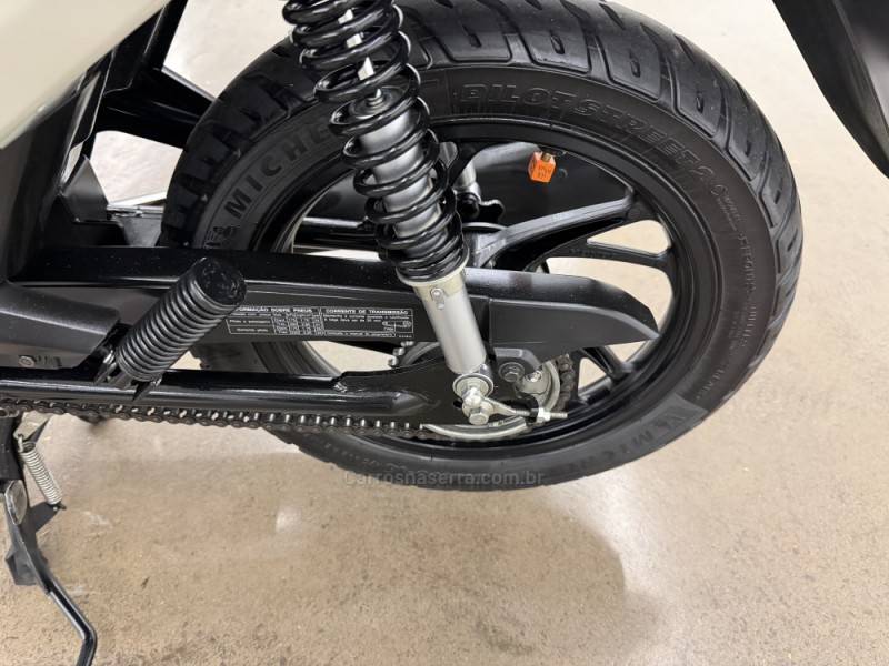 HONDA - BIZ 125 - 2020/2021 - Branca - R$ 17.900,00