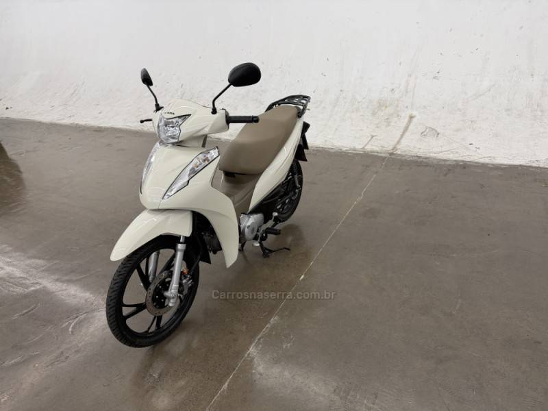 HONDA - BIZ 125 - 2020/2021 - Branca - R$ 17.900,00