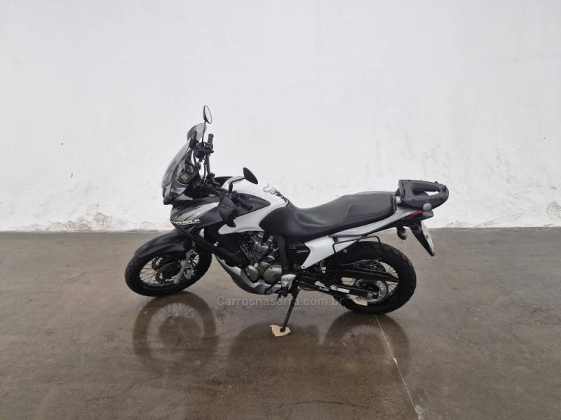 HONDA - XL 700V - 2014/2014 - Branca - R$ 33.900,00