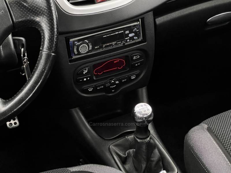 PEUGEOT - 207 - 2009/2010 - Preta - R$ 24.900,00