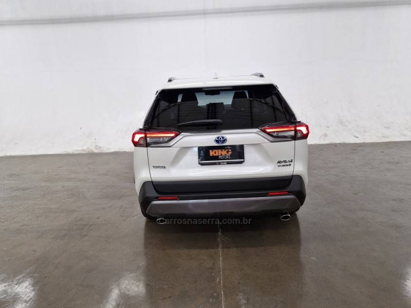 TOYOTA - RAV4 - 2021/2021 - Branca - R$ 189.900,00