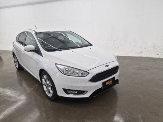 FORD - FOCUS - 2018/2018 - Branca - R$ 66.900,00