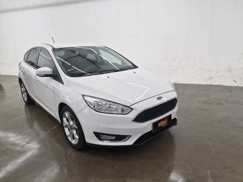 FORD - FOCUS - 2018/2018 - Branca - R$ 66.900,00