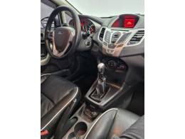 FORD - FOCUS - 2012/2013 - Branca - R$ 39.900,00