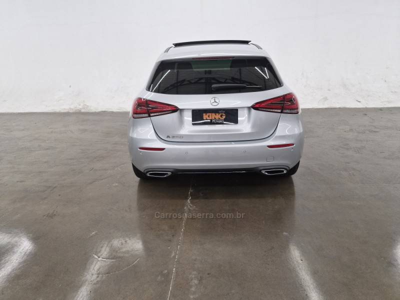 MERCEDES-BENZ - A 250 - 2019/2020 - Prata - R$ 195.900,00