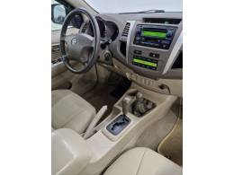 TOYOTA - HILUX SW4 - 2006/2006 - Branca - R$ 99.900,00