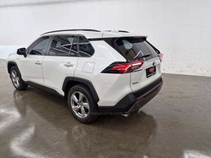 TOYOTA - RAV4 - 2021/2021 - Branca - R$ 189.900,00