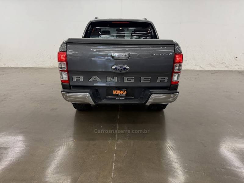 FORD - RANGER - 2016/2017 - Cinza - R$ 142.900,00