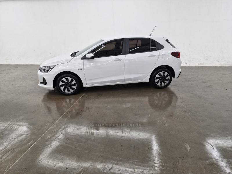 CHEVROLET - ONIX - 2020/2020 - Branca - R$ 64.900,00