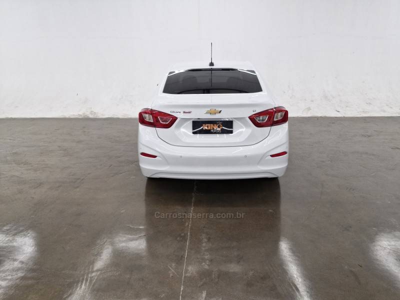 CHEVROLET - CRUZE - 2016/2017 - Branca - R$ 79.900,00