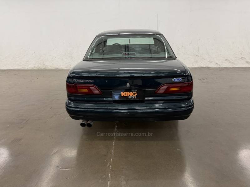 FORD - TAURUS - 1995/1995 - Verde - R$ 45.900,00