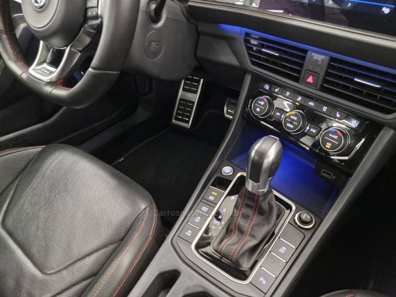 VOLKSWAGEN - JETTA - 2019/2019 - Branca - R$ 159.900,00